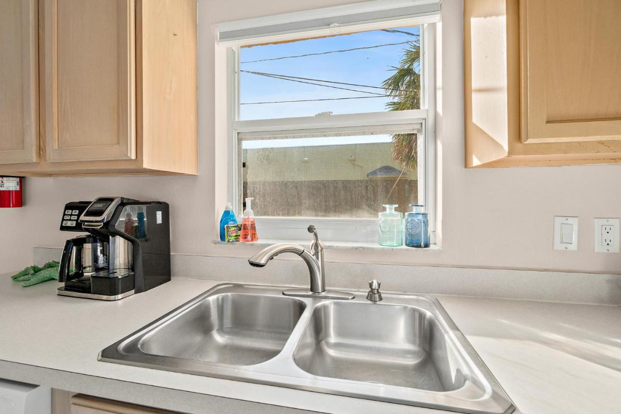 Sunset Serenity - 3Br Beach Townhome With Outdoor Patio - New Hot Tub, Steps To Ocean Fun! Melbourne Esterno foto